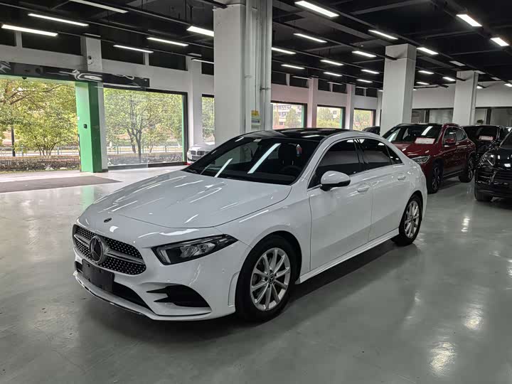 2021 Mercedes-BenzA-Class 2021 Model A 200 L SportsSedan Fashion Model