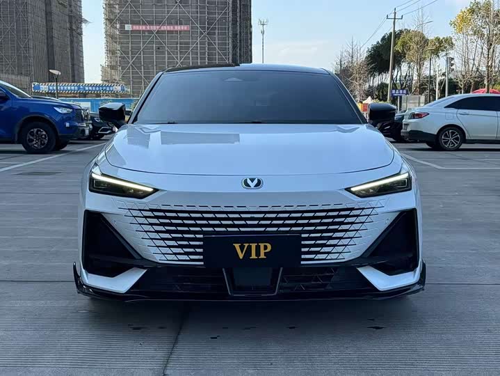 2025 ChanganUNI-V 2025 Model 1.5T 500BarHigh EnergySports Edition