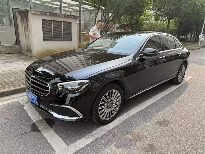 Mercedes-Benz E-Class 2022 E 300 L Fashion