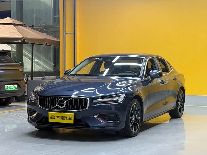Volvo S60 2022 B4 Zhiyuan Sports Edition