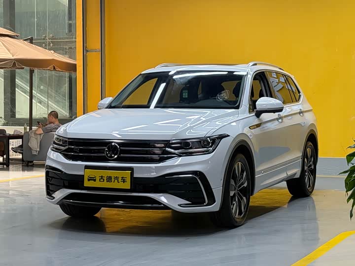 Tiguan L 2022 330TSI automatic two-wheel drive R-Line version