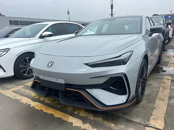 Changan UNI-V 2025 1.5T 500Bar distinguished sports model