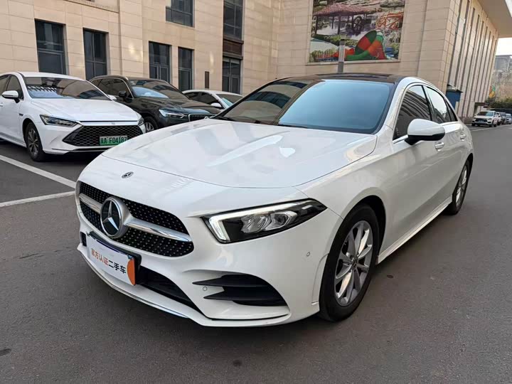 Mercedes-Benz A-Class 2022 Model 2 A 200 L Sports Sedan Fashionable