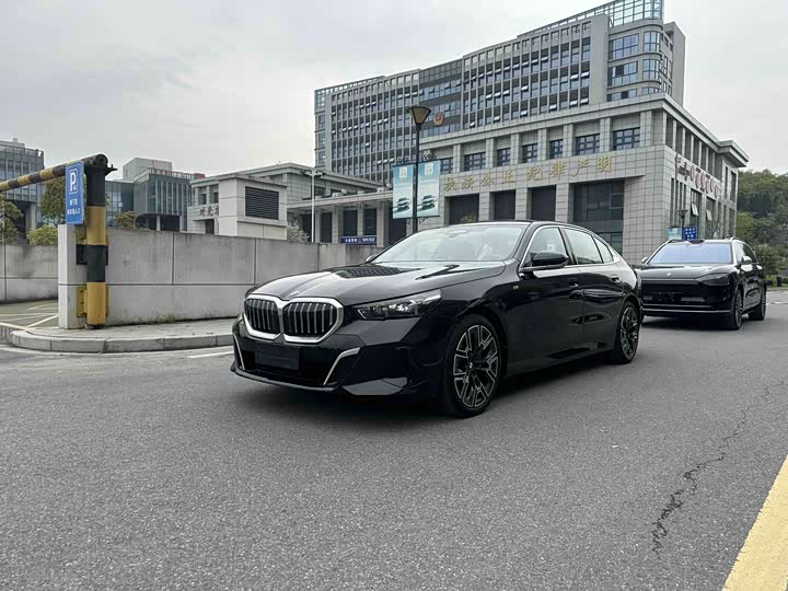 BMW 5 Series 2025 530Li Exclusive M Sports Package