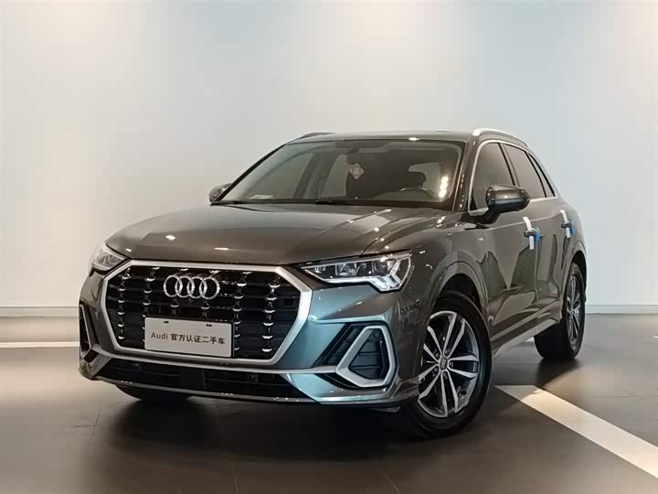 Audi Q3 2021 35 TFSI aggressive and dynamic