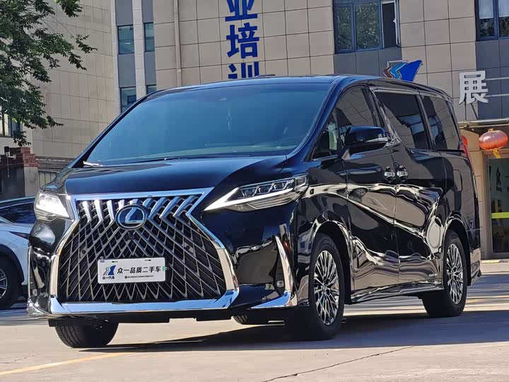 Lexus LM 2020 300h four-seat Royal Edition