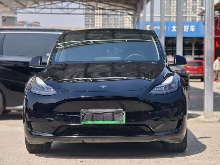 Model Y 2022 long-range all-wheel drive version