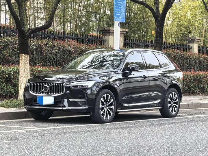 Volvo XC60 2023 B5 four-wheel drive Zhiyuan Deluxe Edition