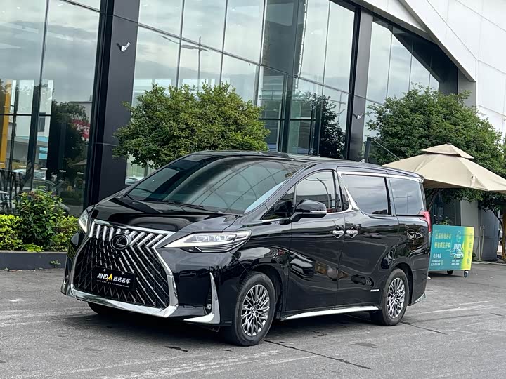 Lexus LM 2020 300h seven-seater elegant version