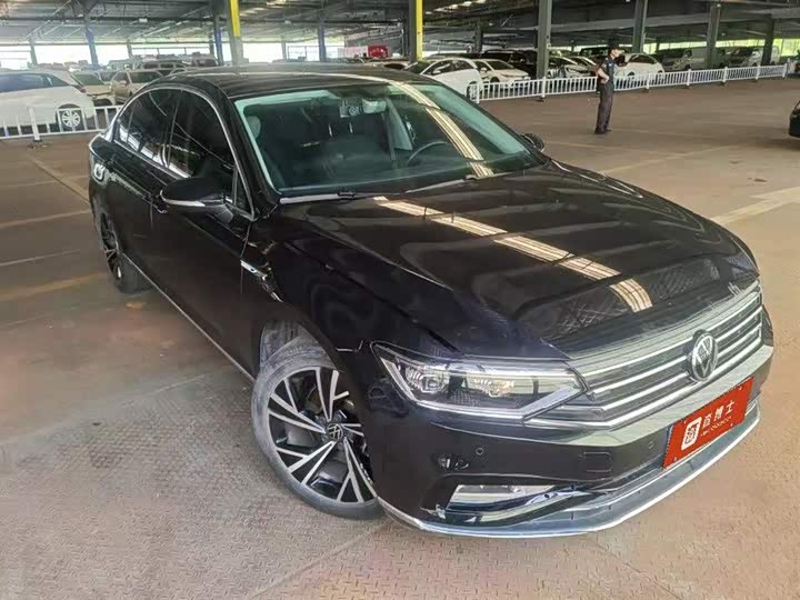 Magotan 2023 2 Million Edition 330TSI DSG Luxury