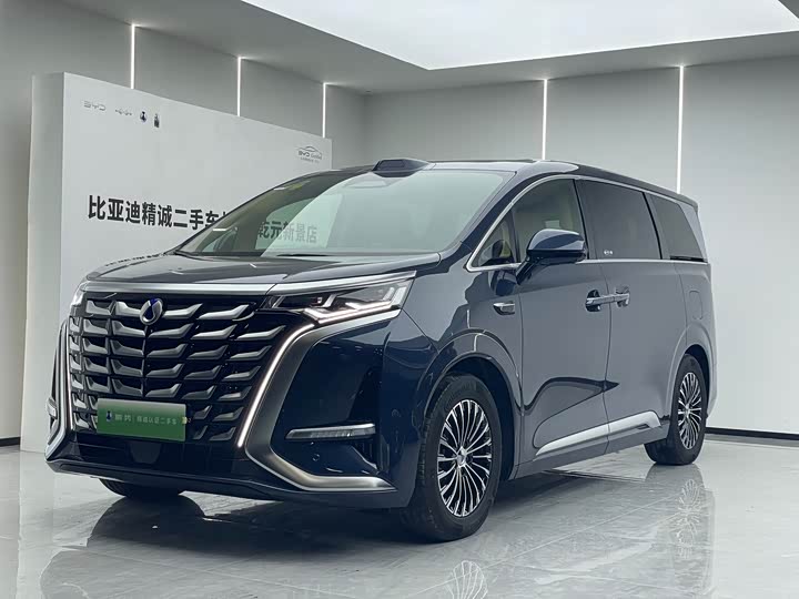 Denza D9 2025 DM-i smart driving version 1020 four-wheel drive flagship model