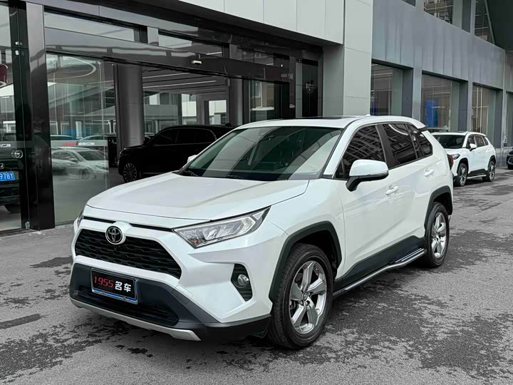 RAV4 Rongfang 2021 2.0L CVT two-wheel drive fashion version