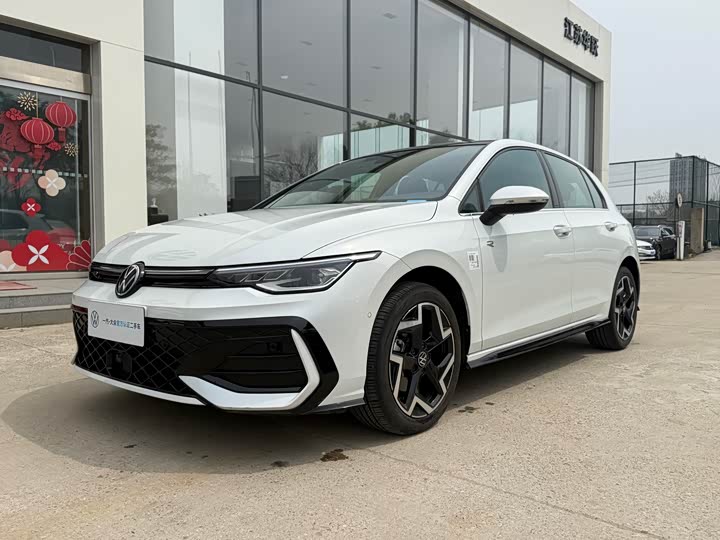 Golf 2025 300TSI R-Line
