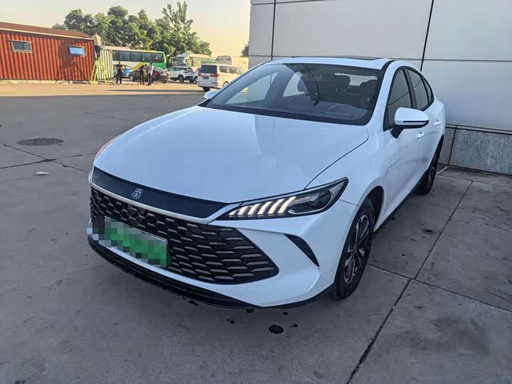 Qin PLUS 2026 DM-i 210KM aggressive model