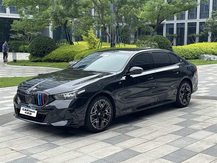 BMW 5 Series 2026 530Li Exclusive M Sports Package