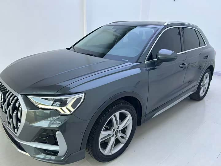 Audi Q3 2021 35 TFSI aggressive and dynamic