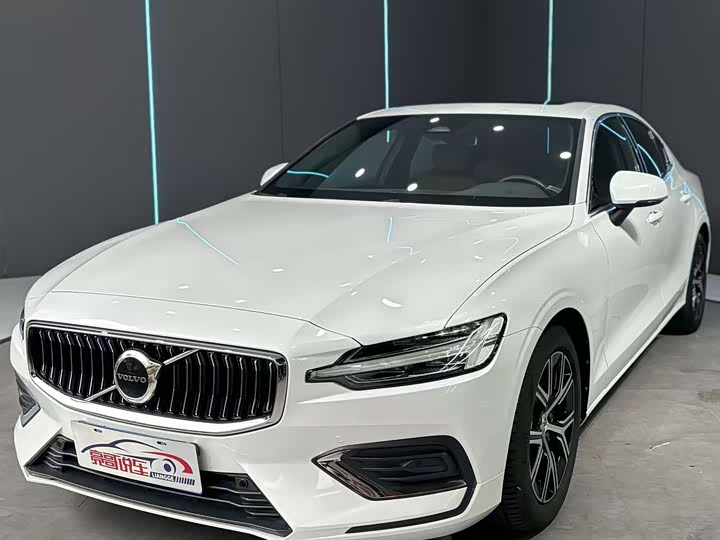 Volvo S60 2023 B4 Zhiyi Luxury Edition