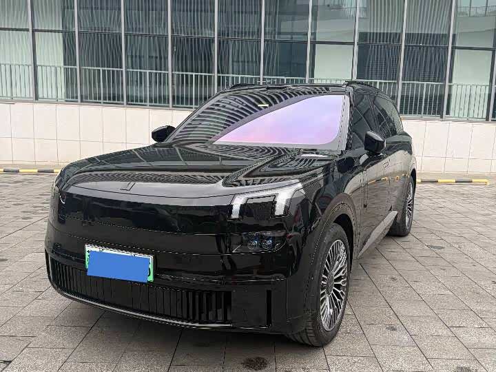 2025 Lynk & Co 900 2025 2.0T Discovery Edition 6 seats