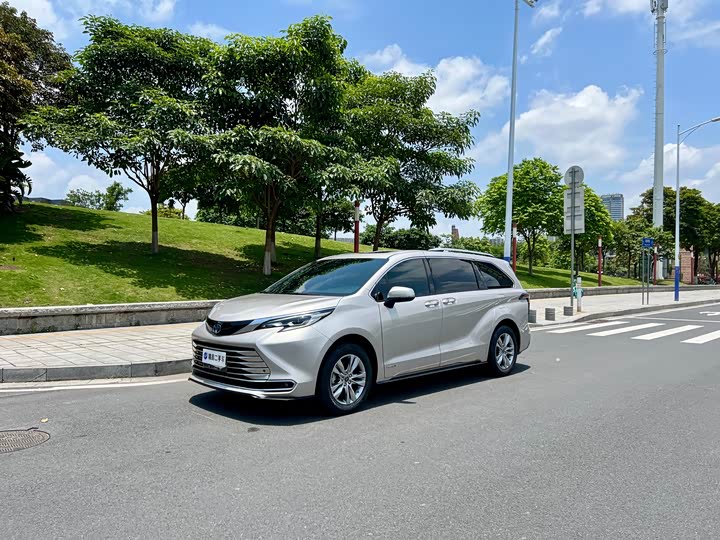 2022 SIENNA 2021 2.5L Hybrid Limited