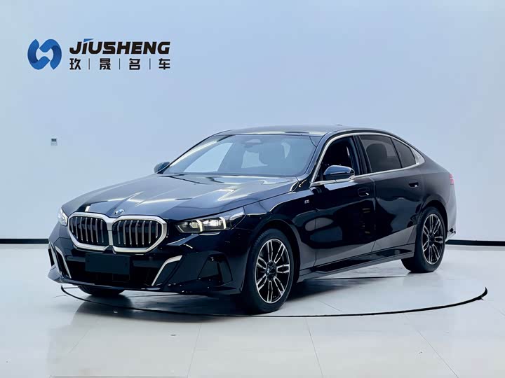 2025 BMW 5 Series 2025 530Li Leading M Sports Package