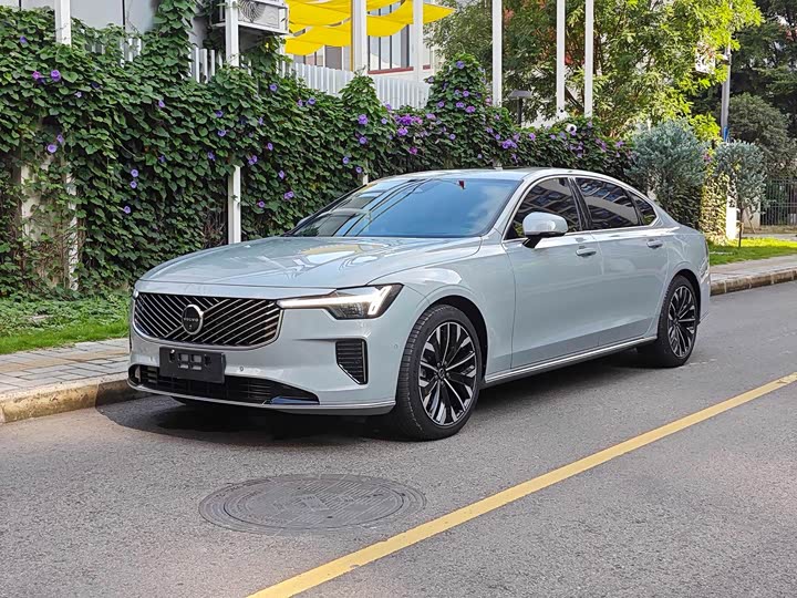 Volvo S90 2026 B5 Zhiya Luxury Edition
