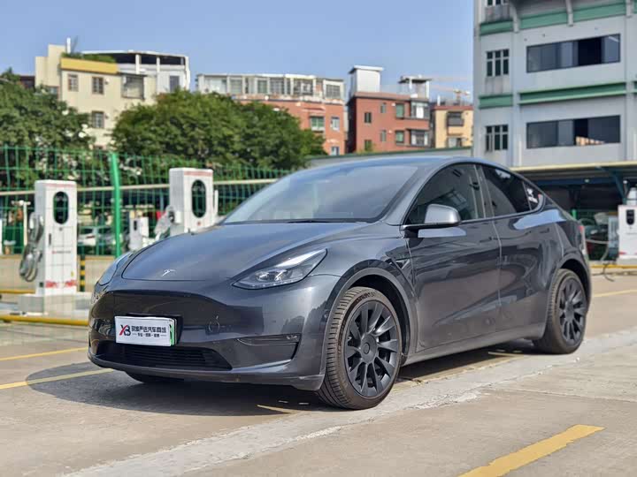 2024 Model Y 2024 long-range all-wheel drive version