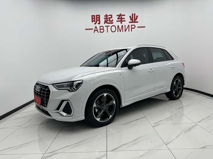 Audi Q3 2022 35 TFSI Fashionable and Dynamic
