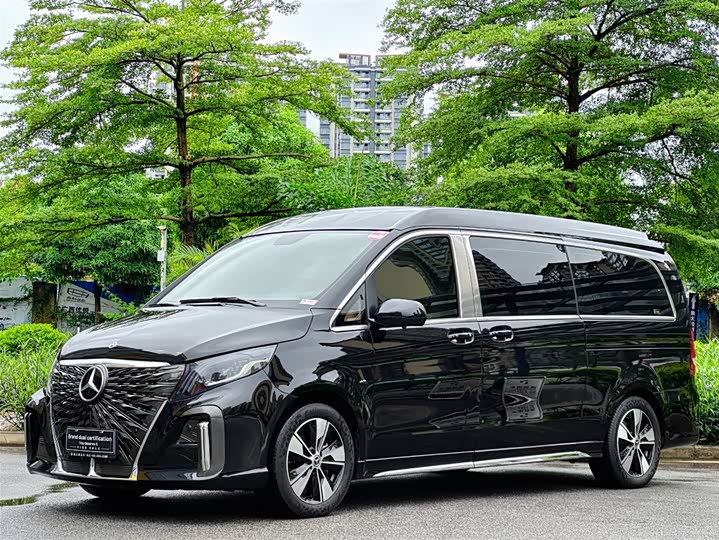 2023 Mercedes-Benz V-Class 2023 V 260 L high-roof customized version