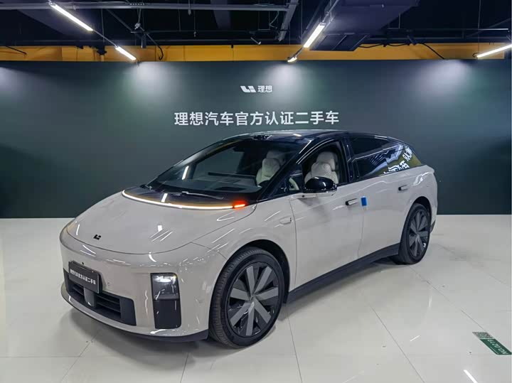 2025 Ideal i6 2025 two-wheel drive standard version