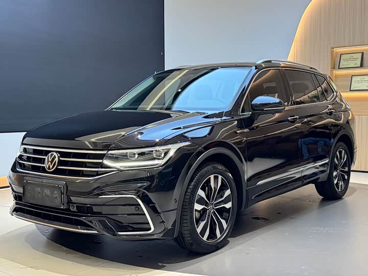 2021 Tiguan L 2022 330TSI automatic two-wheel drive R-Line version