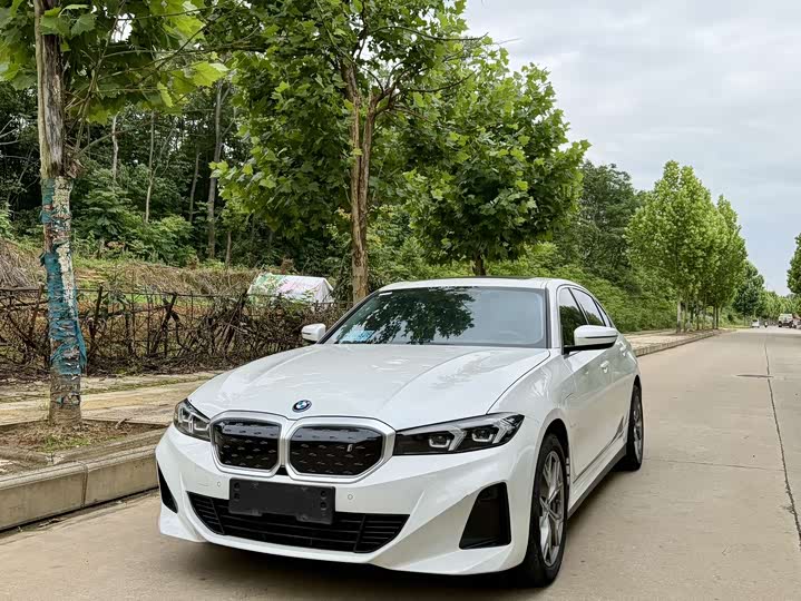 BMW i3 2022 eDrive 35 L