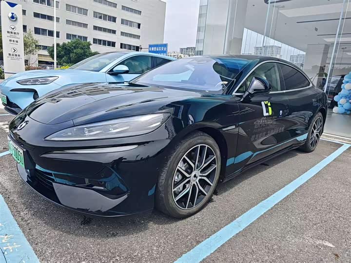 2025 Denza Z9 2024 1100km four-wheel drive Max version