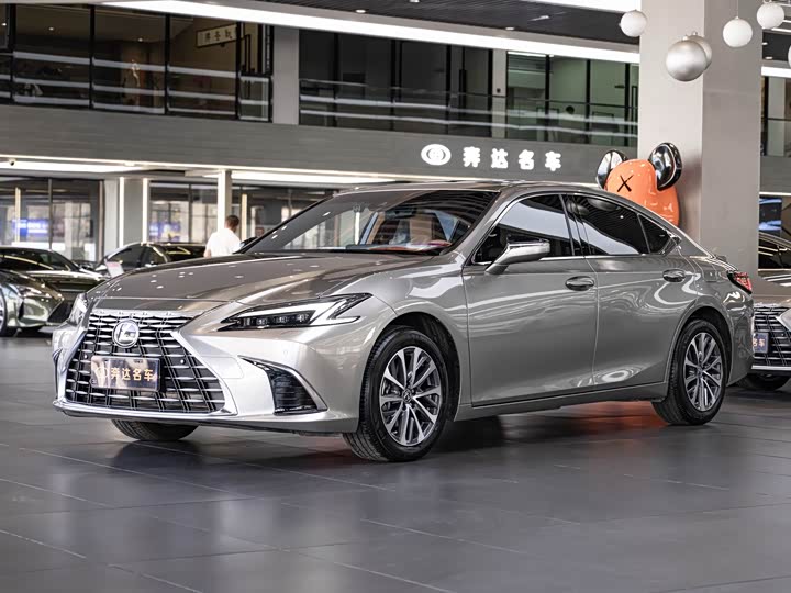 2025 Lexus ES 2025 300h Premium Edition