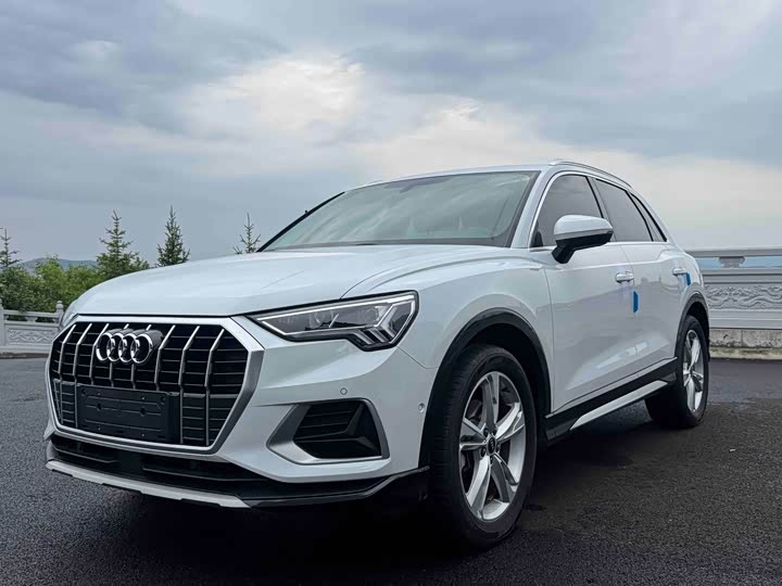 2022 Audi Q3 2022 35 TFSI Fashionable and Elegant