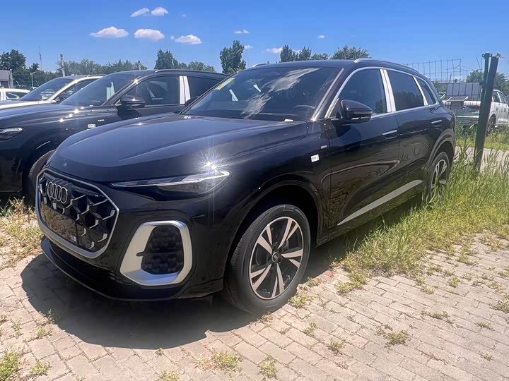 2026 Audi Q5L 2026 2.0T smart hybrid luxury model
