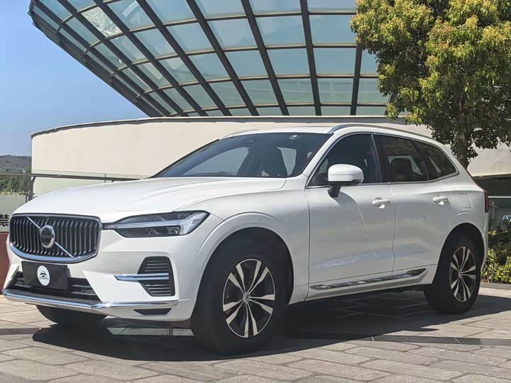 2022 Volvo XC60 2023 model B5 four-wheel drive Zhiyi luxury version