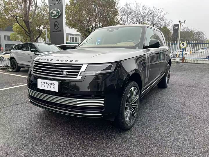 2024 Range Rover 2024 3.0 L6 400PS SV Honor Creation Extended Edition 4 seats