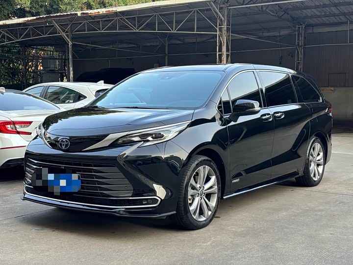 SIENNA 2023 2.5L Hybrid Premium Edition