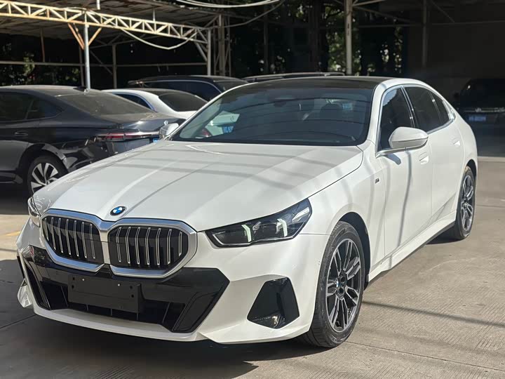 BMW 5 Series 2025 530Li Leading M Sports Package
