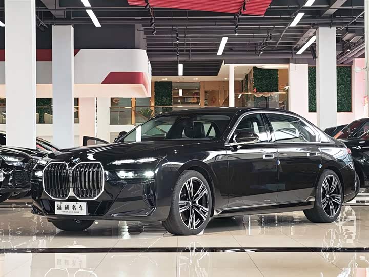 BMW 7 Series 2023 740Li M Sport Package