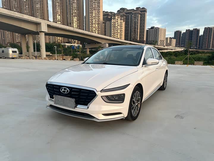 Mistra 2021 1.8L CVT GLX Elite