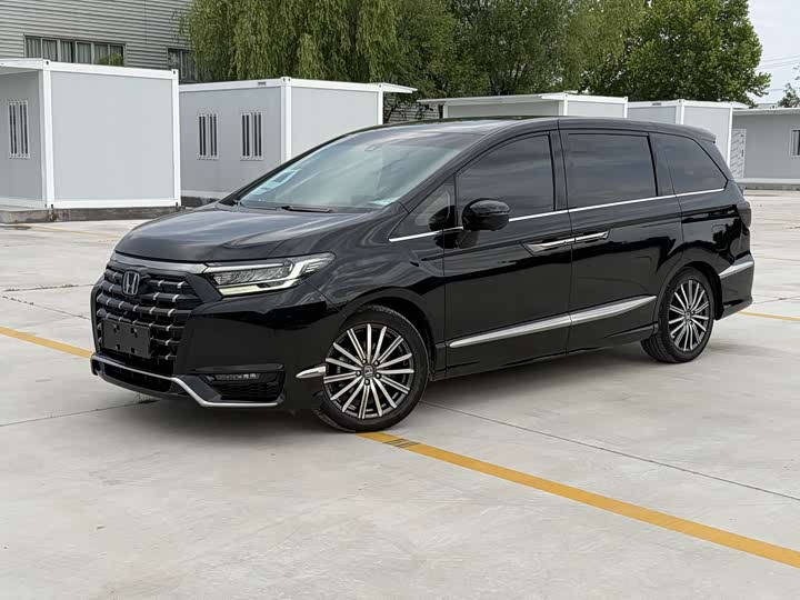 Alison 2022 2.0L e:HEV Deluxe Edition