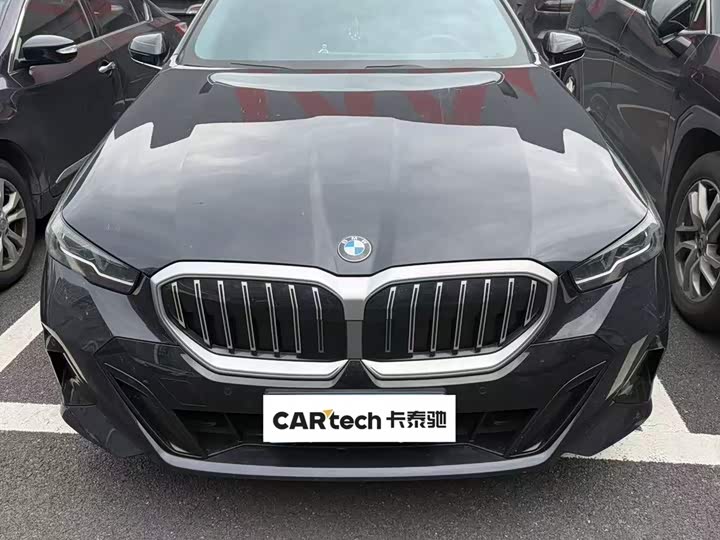 BMW 5 Series 2025 525Li M Sports Package