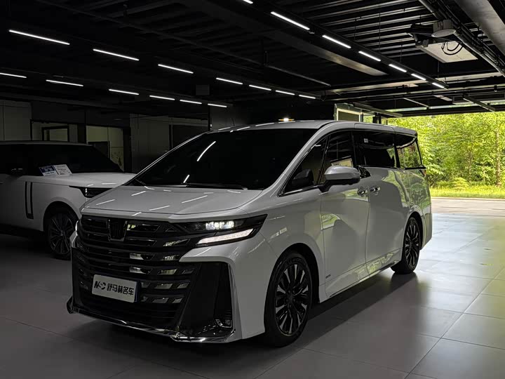 Vellfire 2024 Crown Hybrid 2.5L Executive Lounge