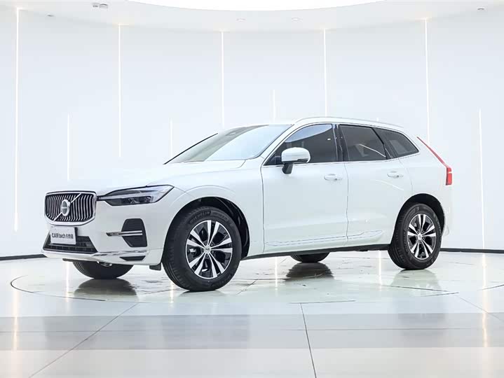 Volvo XC60 2025 B5 four-wheel drive Zhiyi Luxury Edition