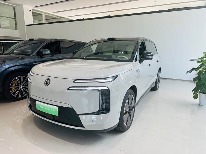 Denza N8L 2025 flagship model