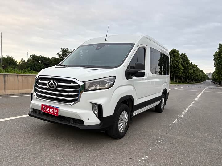 Xintu V90 2021 model 2.0T automatic intelligent transport king rear drive single tire long axle high roof 7 seats