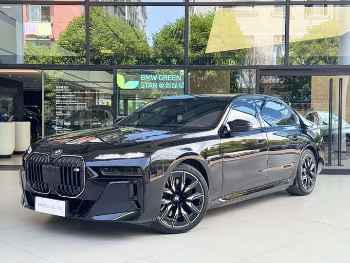 BMW i7 M70L 2023 model M70L