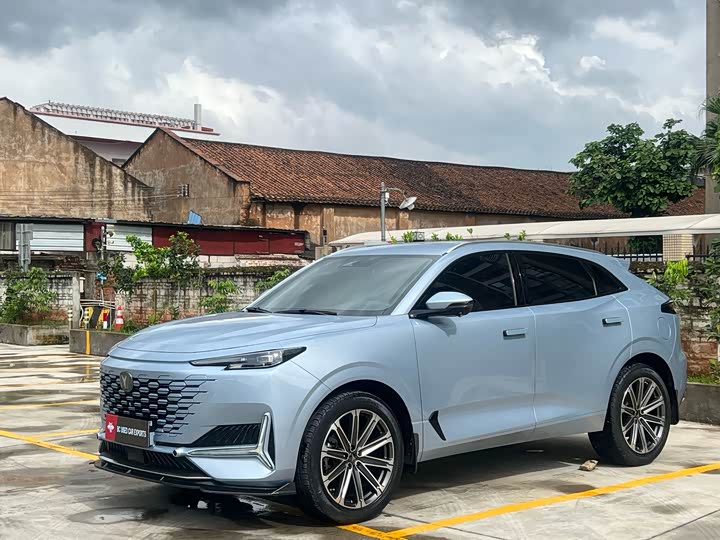 Changan UNI-K 2021 2.0T all-wheel drive premium model