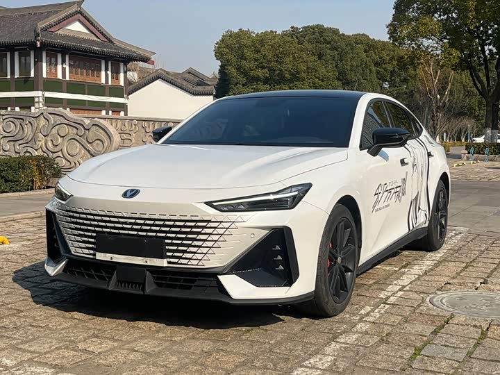 Changan UNI-V 2022 1.5T Excellent Type